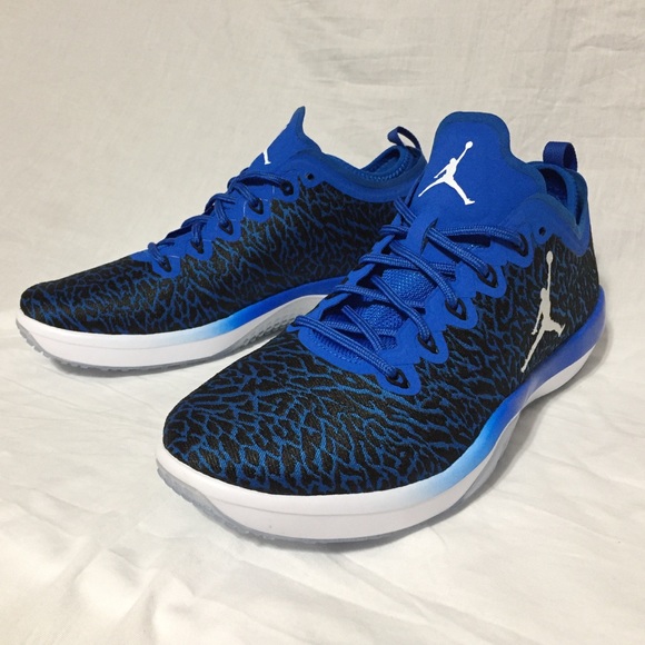 nike air jordan low trainers